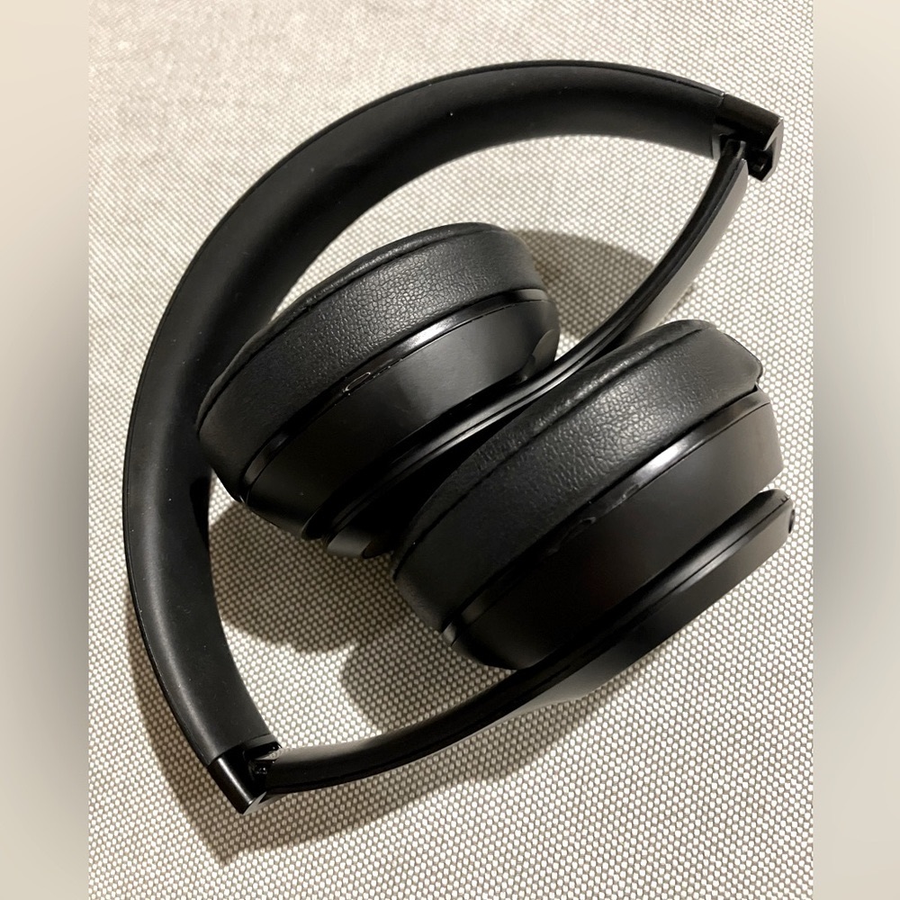 Beats Solo3 Bluetooth headphones
